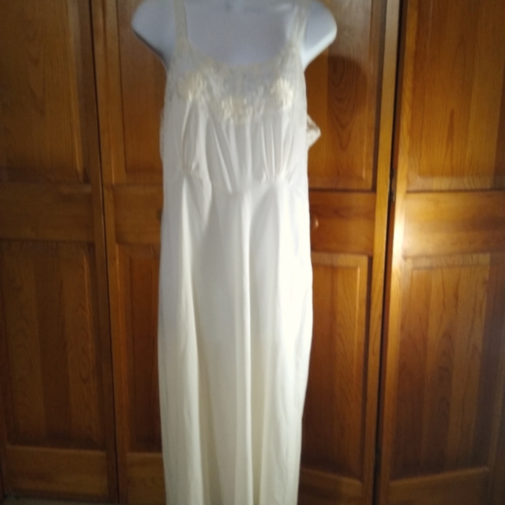Vintage Colony Club 1940s slip